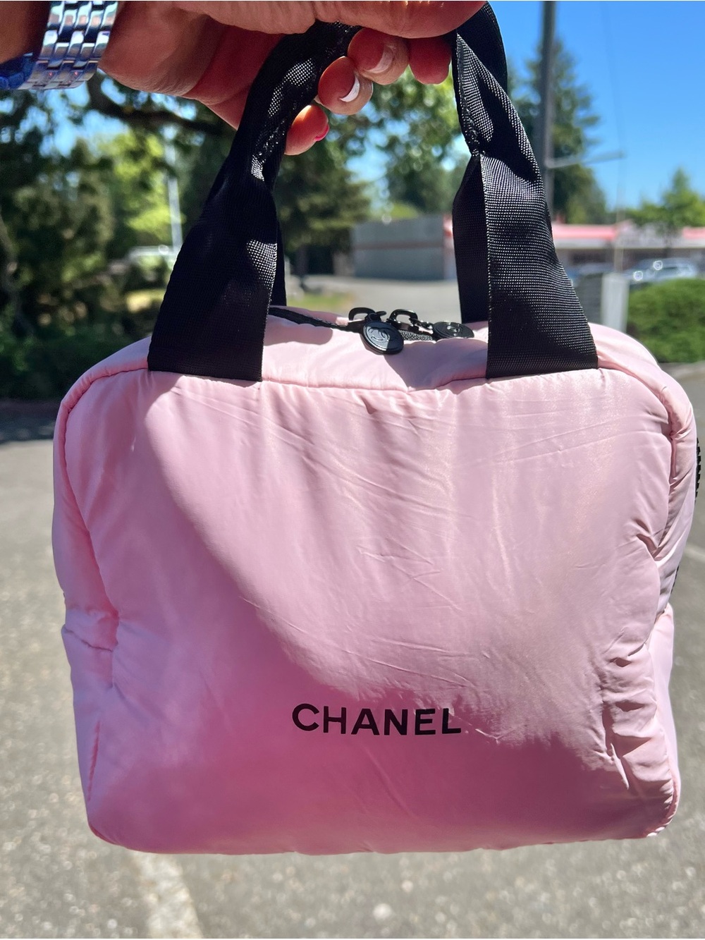 CHANEL GWP HTF Pink Nylon Puffer Cosmetic Small bag - Picture 3 of 10
